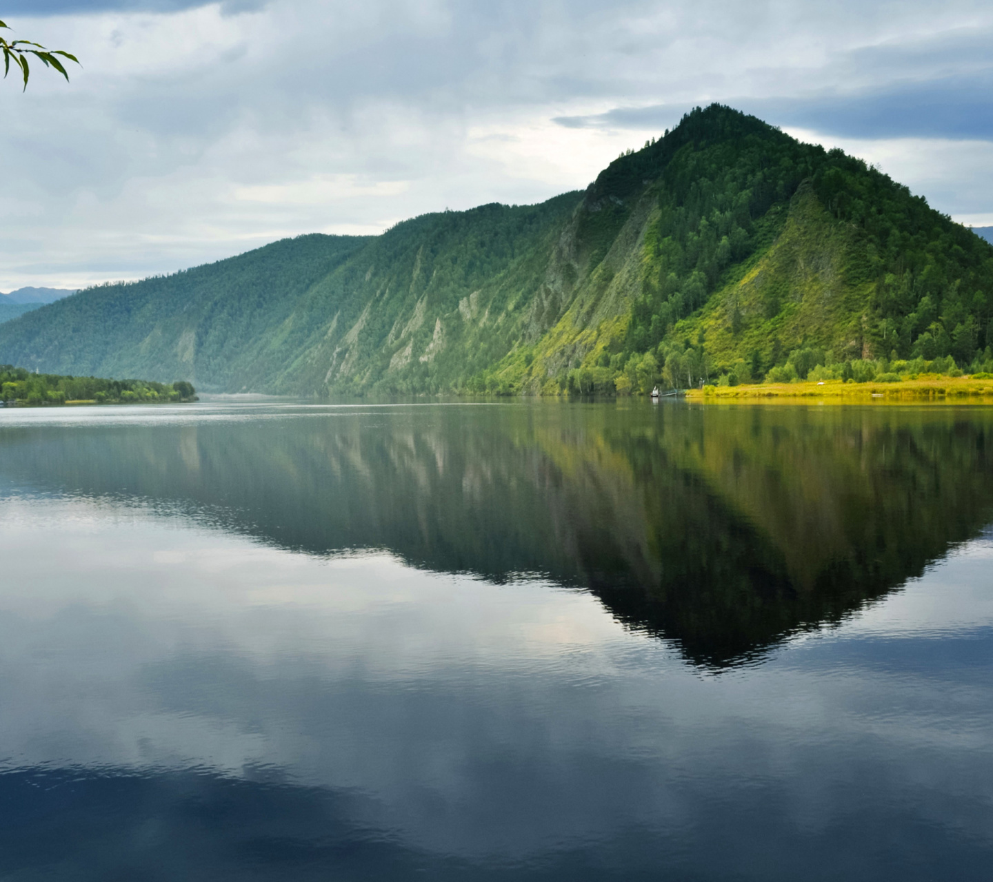 Fondo de pantalla Lake HDR 1440x1280