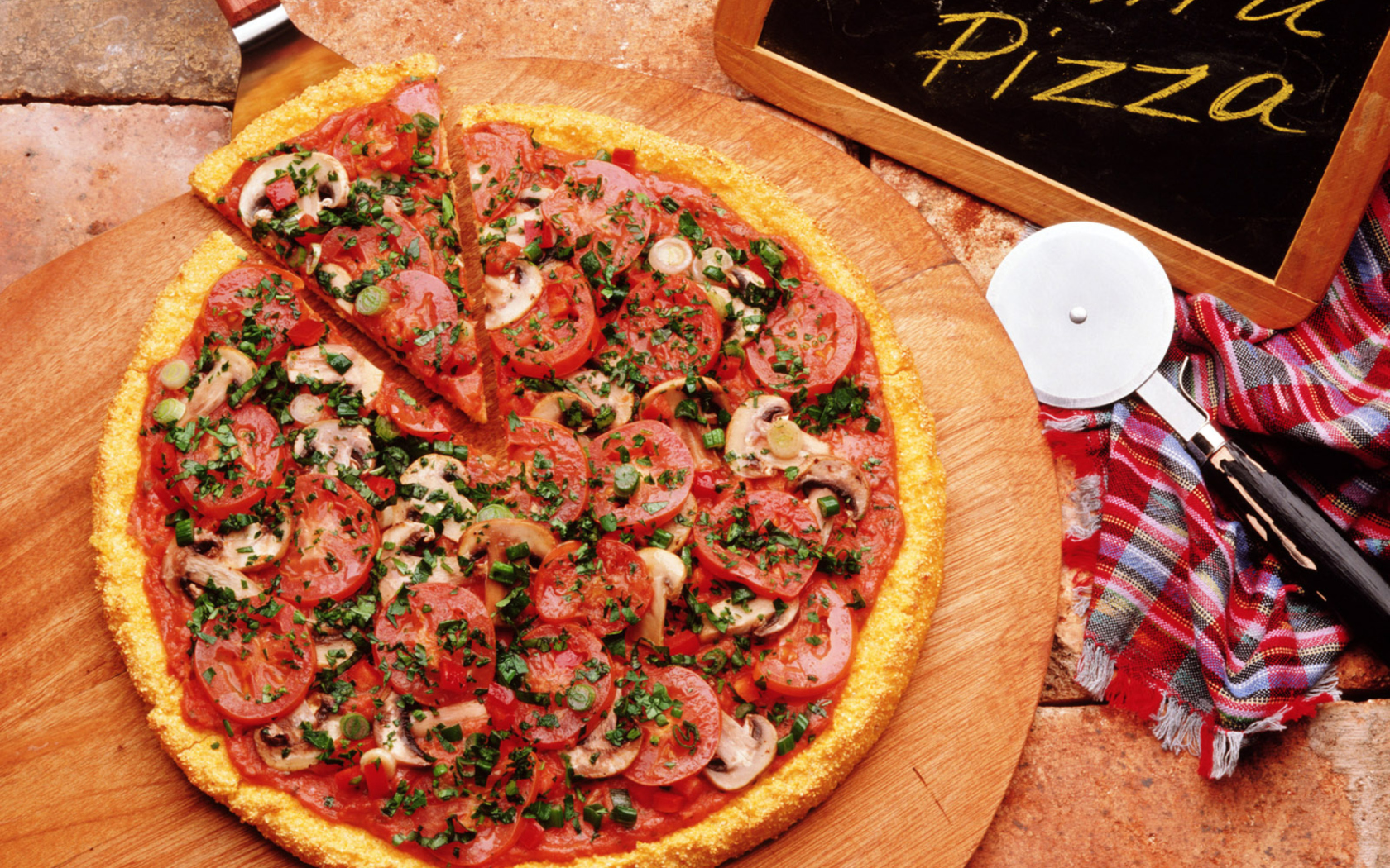 Обои Pizza With Tomatoes And Mushrooms 1680x1050