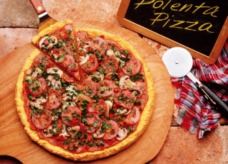 Pizza With Tomatoes And Mushrooms - Obrázkek zdarma pro 1366x768