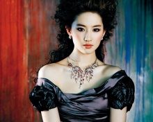 Liu Yifei Chinese Actress wallpaper 220x176