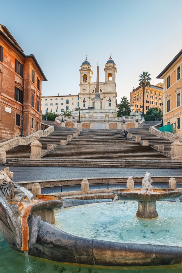 Screenshot №1 pro téma Spanish Steps in Rome and Fontana della Barcaccia 640x960