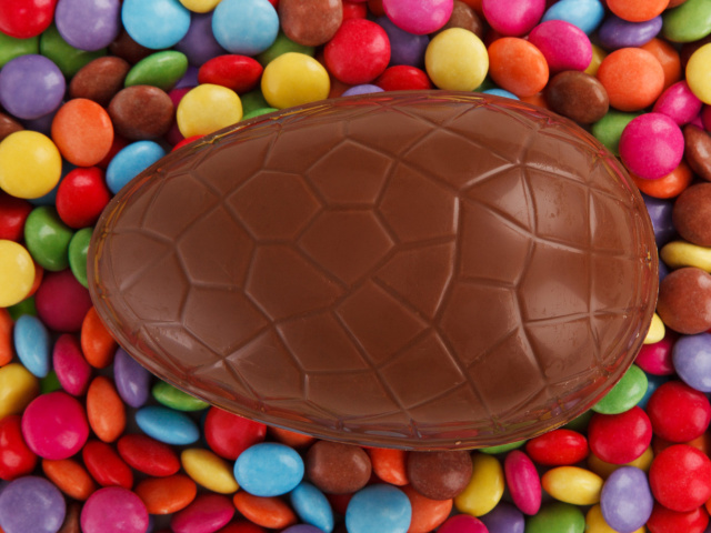 Easter Chocolate Egg wallpaper 640x480