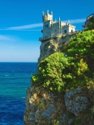 Sfondi Swallows Nest Castle near Yalta Crimea 132x176