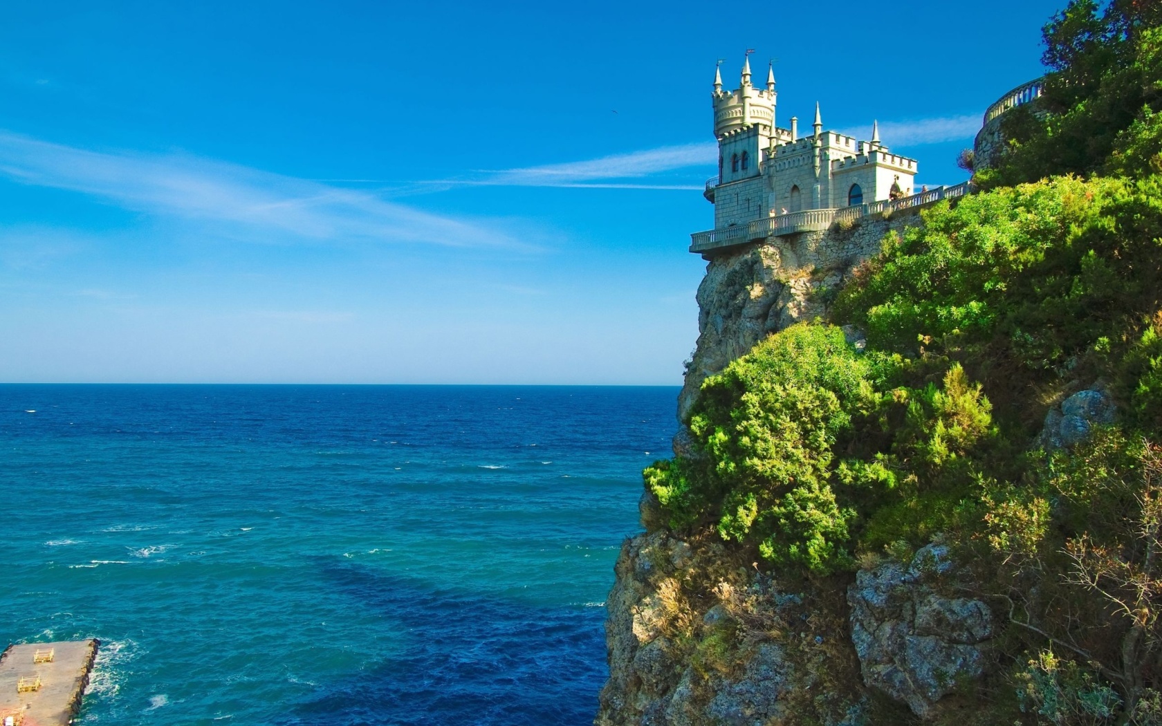 Обои Swallows Nest Castle near Yalta Crimea 1680x1050