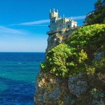 Sfondi Swallows Nest Castle near Yalta Crimea 208x208