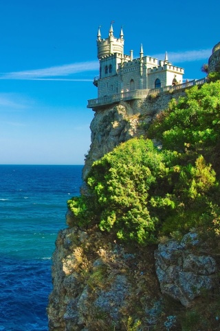 Sfondi Swallows Nest Castle near Yalta Crimea 320x480