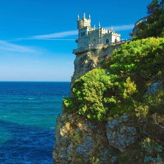 Kostenloses Swallows Nest Castle near Yalta Crimea Wallpaper für 128x128