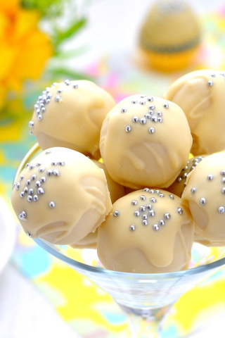 Das White Chocolate Candies Wallpaper 320x480