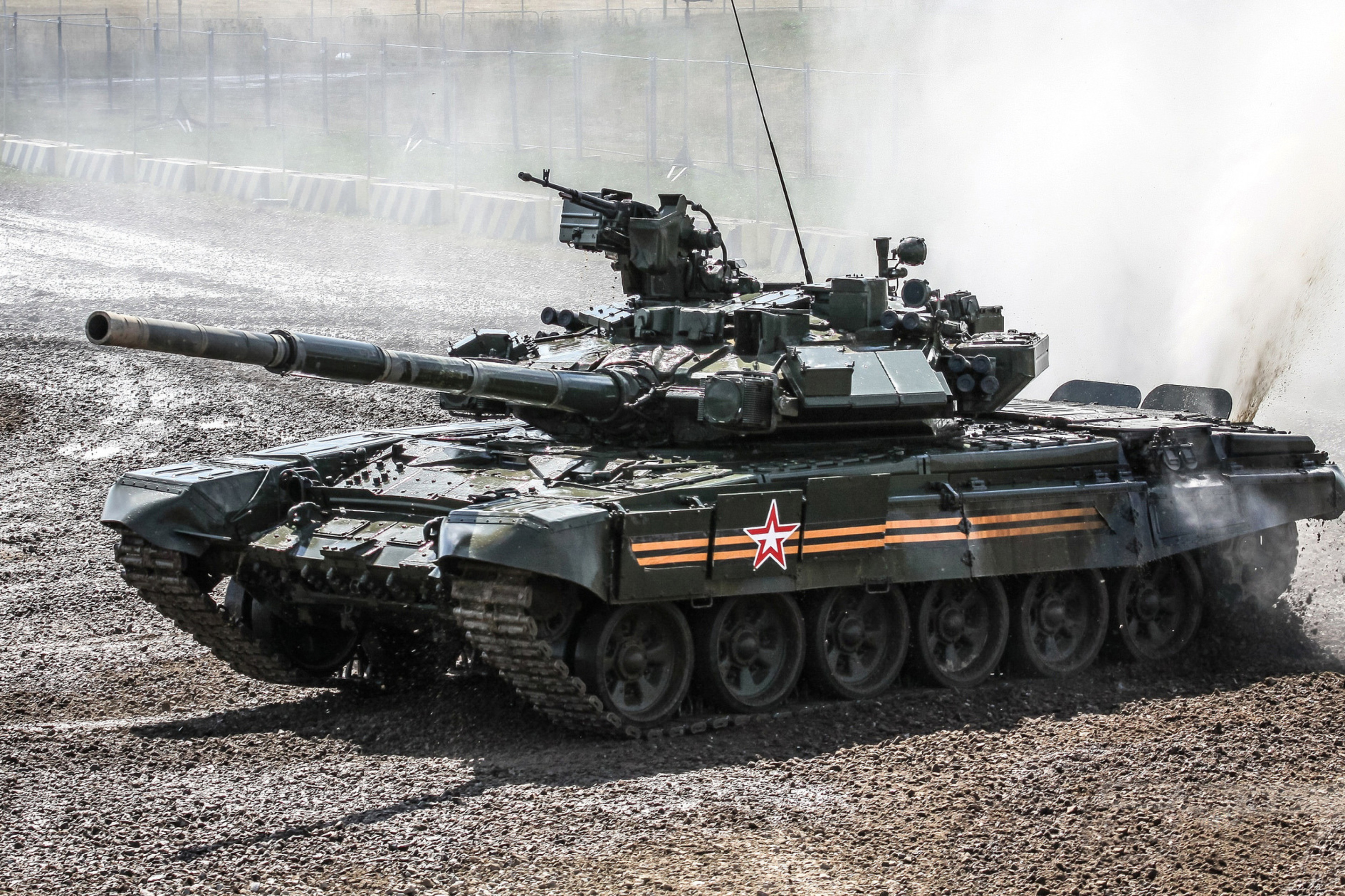 Fondo de pantalla Armoured fighting vehicle 2880x1920