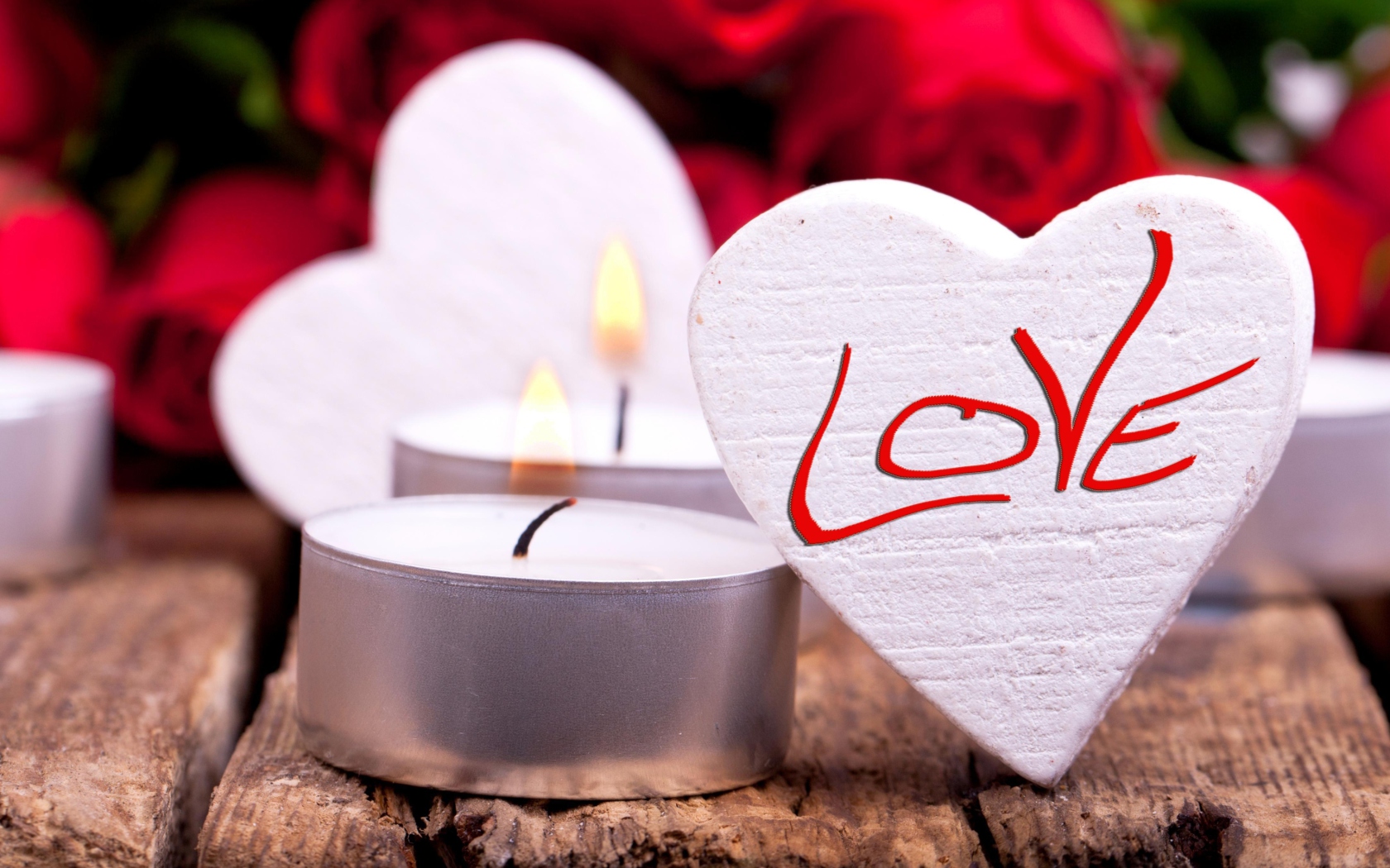 Обои Love Heart And Candles 1680x1050