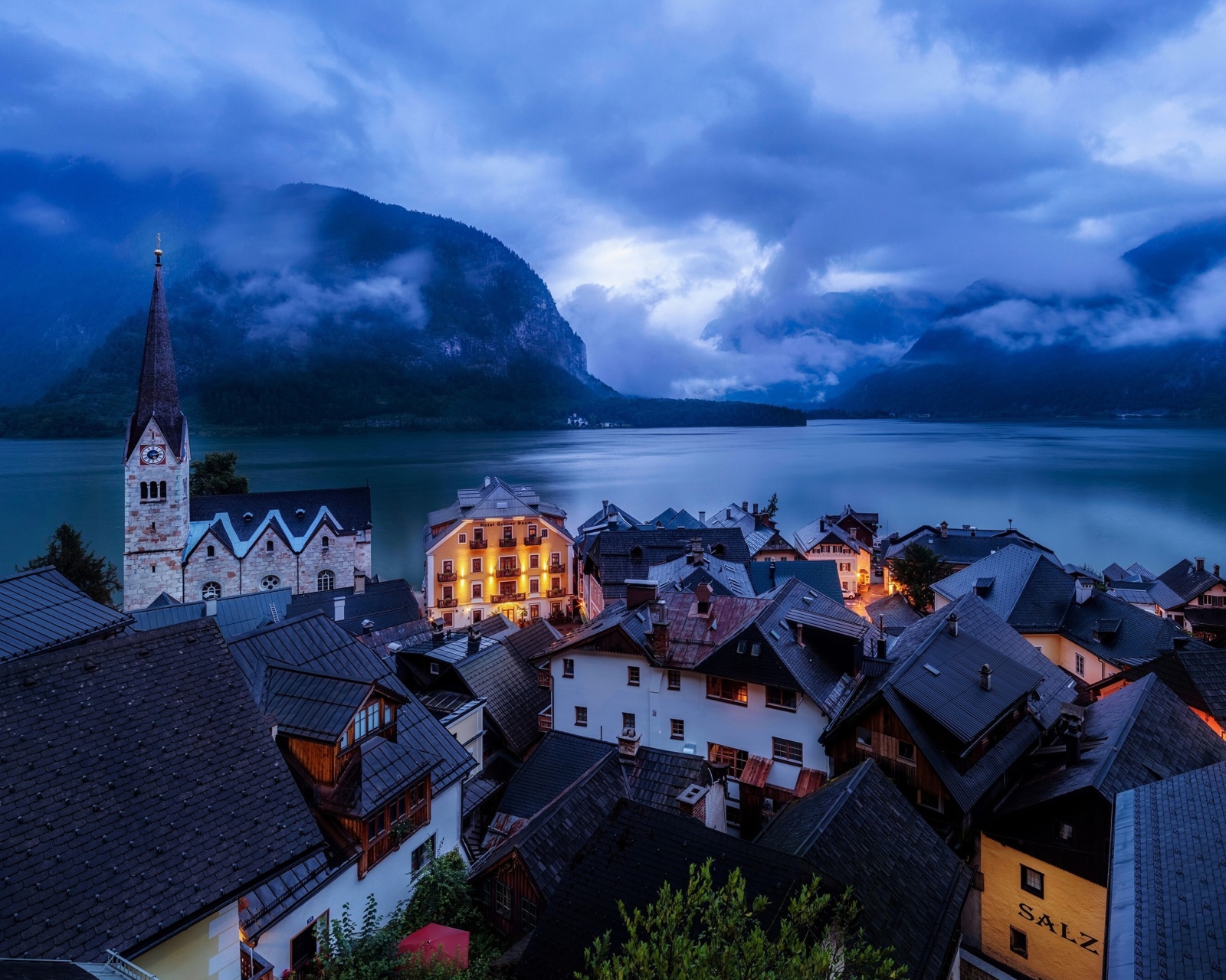 Fondo de pantalla Hallstatt Austria Mist City 1600x1280