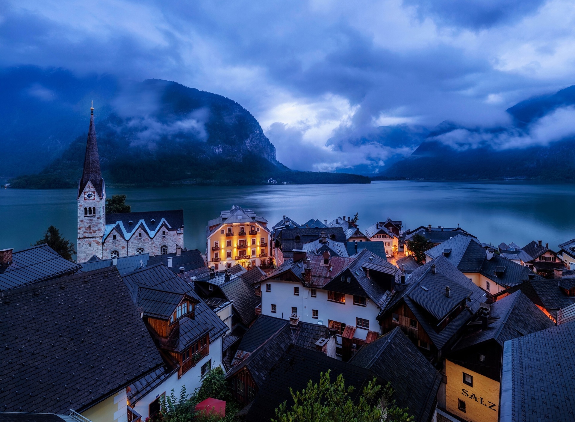 Hallstatt Austria Mist City screenshot #1 1920x1408