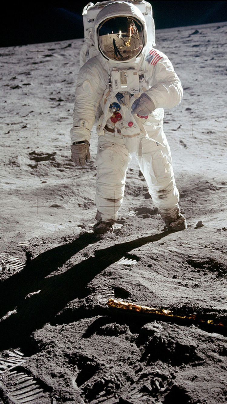 Man On The Moon wallpaper 750x1334