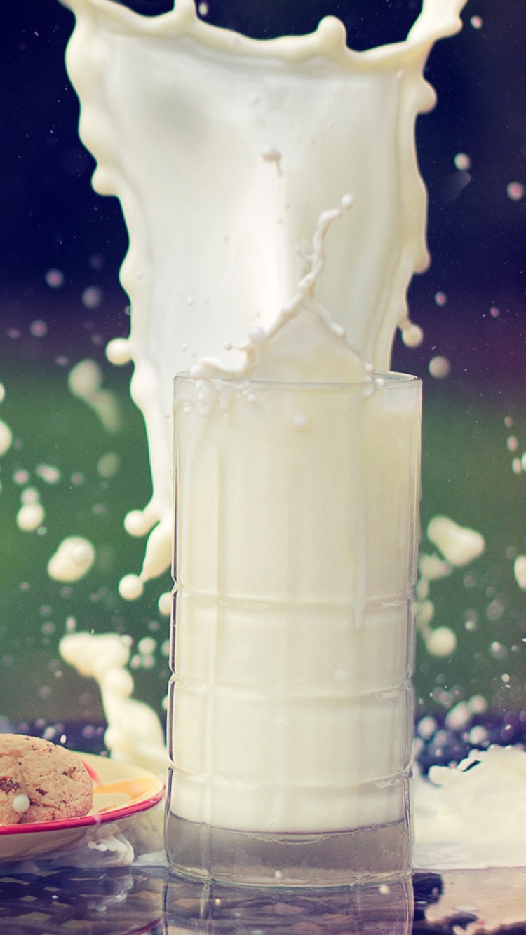 Das Glass Of Milk Wallpaper 750x1334