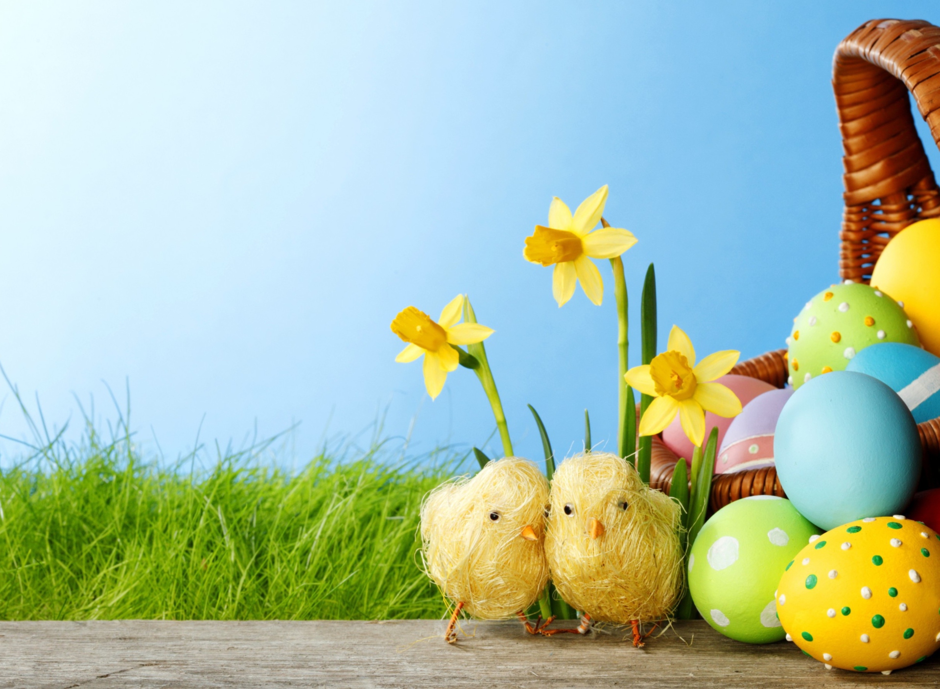 Обои Yellow Easter Chickens 1920x1408