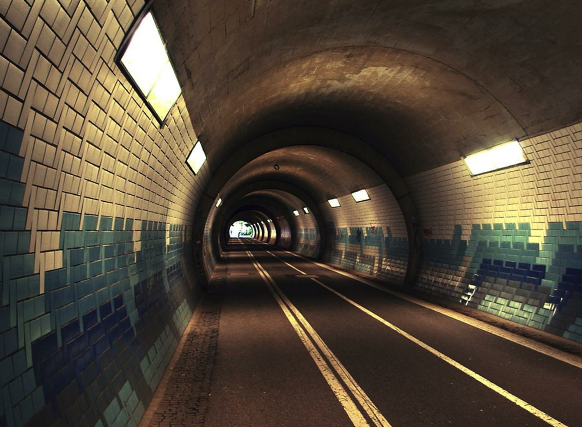Обои Tunnel 1920x1408