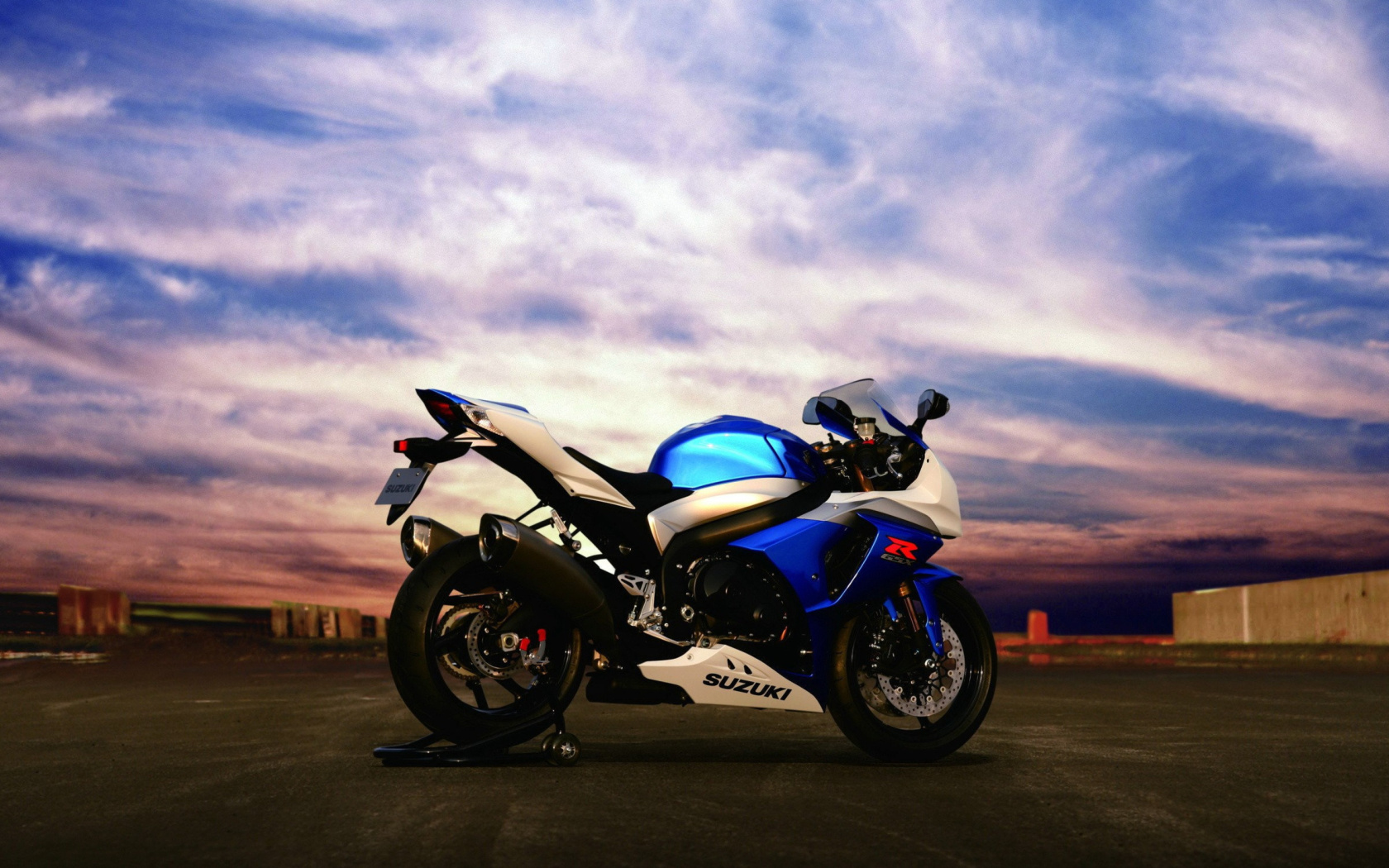 Screenshot №1 pro téma Suzuki GSX R 1000 1680x1050