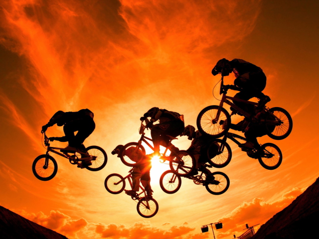 Das Bikers In The Sun Wallpaper 640x480
