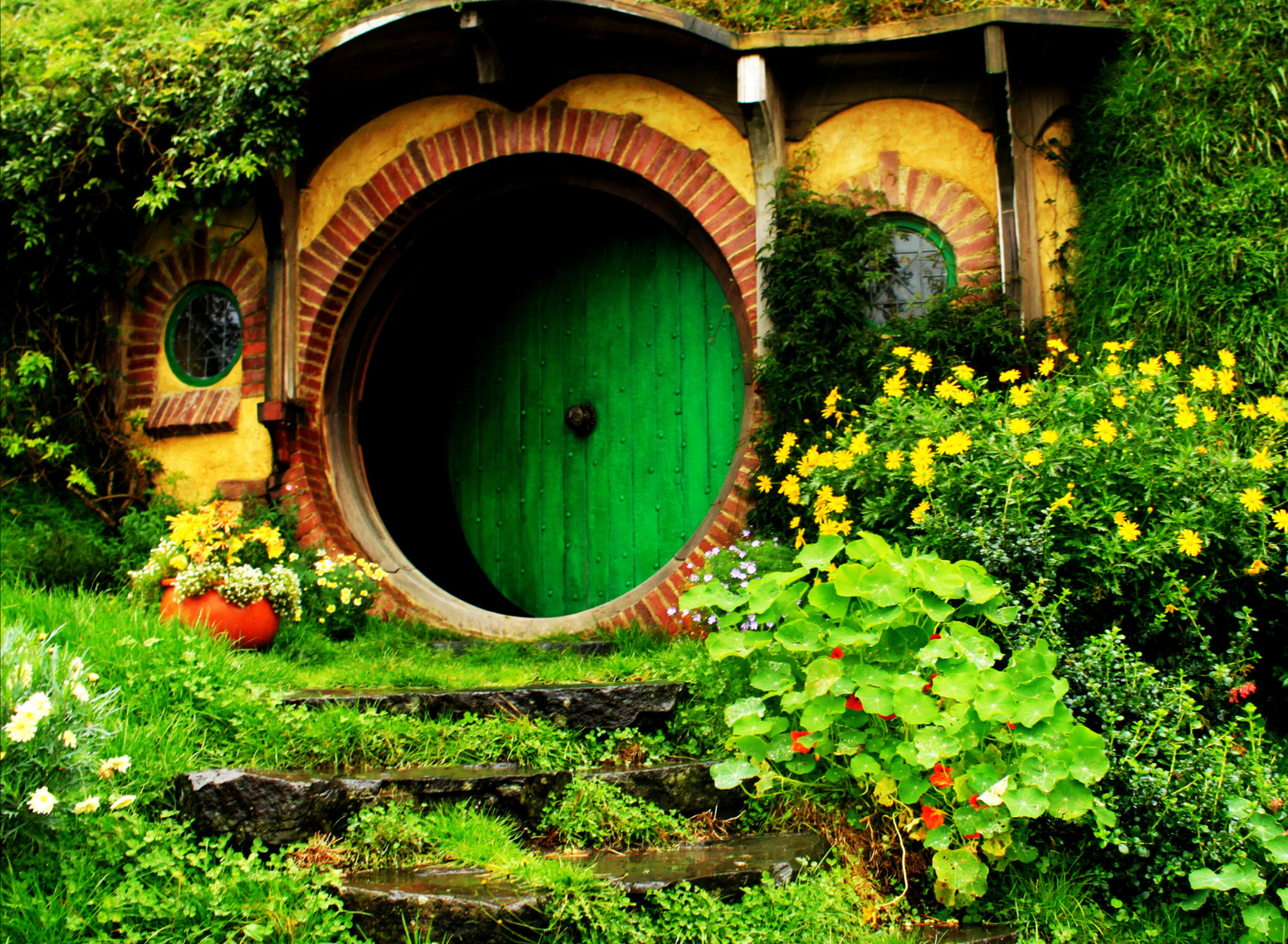 Fondo de pantalla Hobbit House 1920x1408