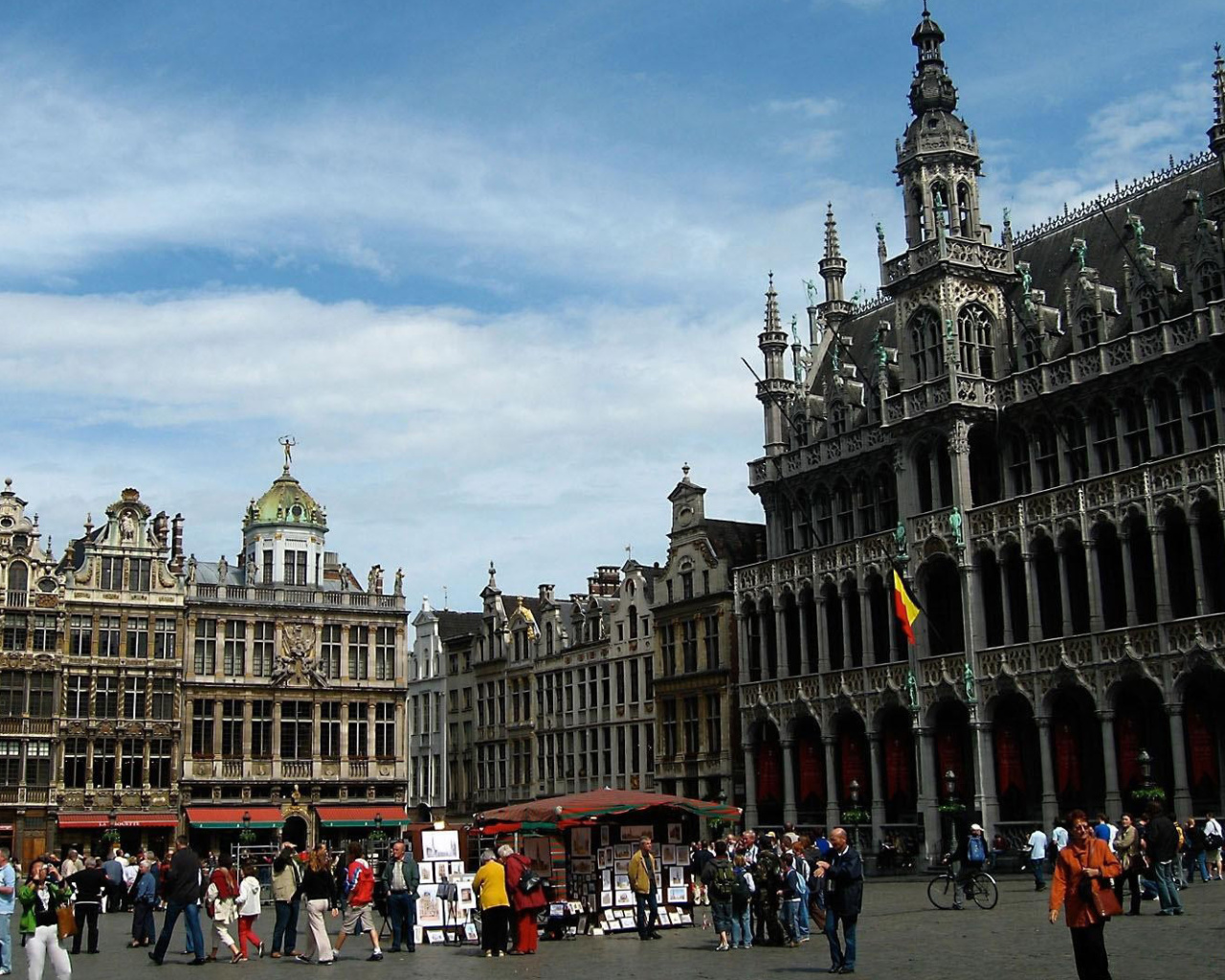 Brussels Grand Place on Main Square screenshot #1 1280x1024