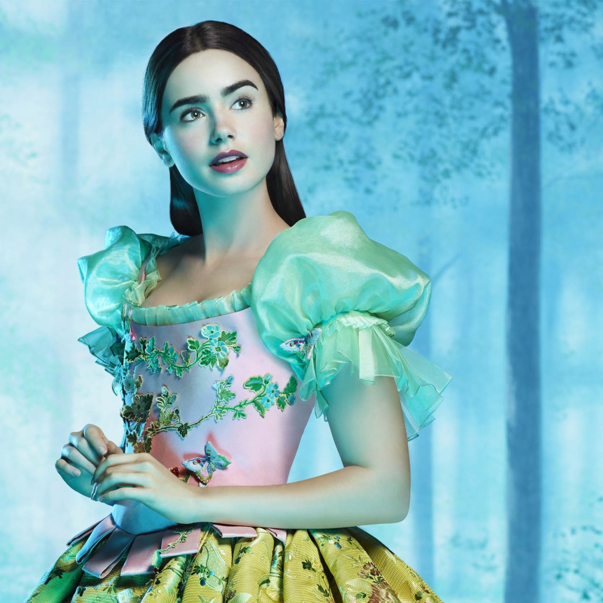 Lilly Collins As Snow White wallpaper 2048x2048