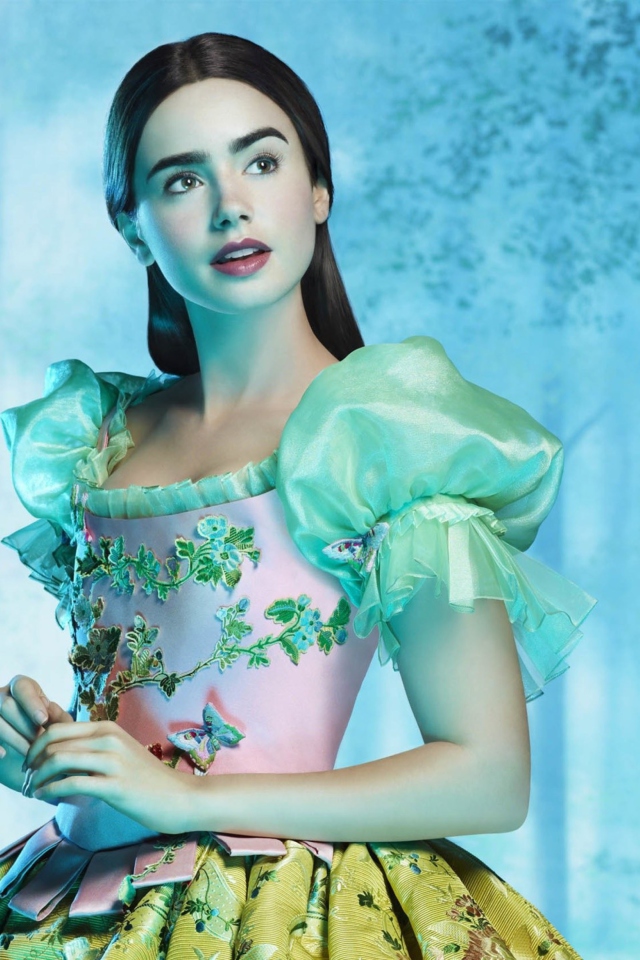 Screenshot №1 pro téma Lilly Collins As Snow White 640x960