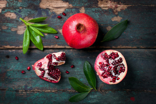 Free Organic Pomegranate Picture for Android, iPhone and iPad