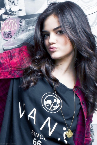 Fondo de pantalla Lucy Hale 320x480