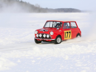 Red Mini In Snow wallpaper 320x240