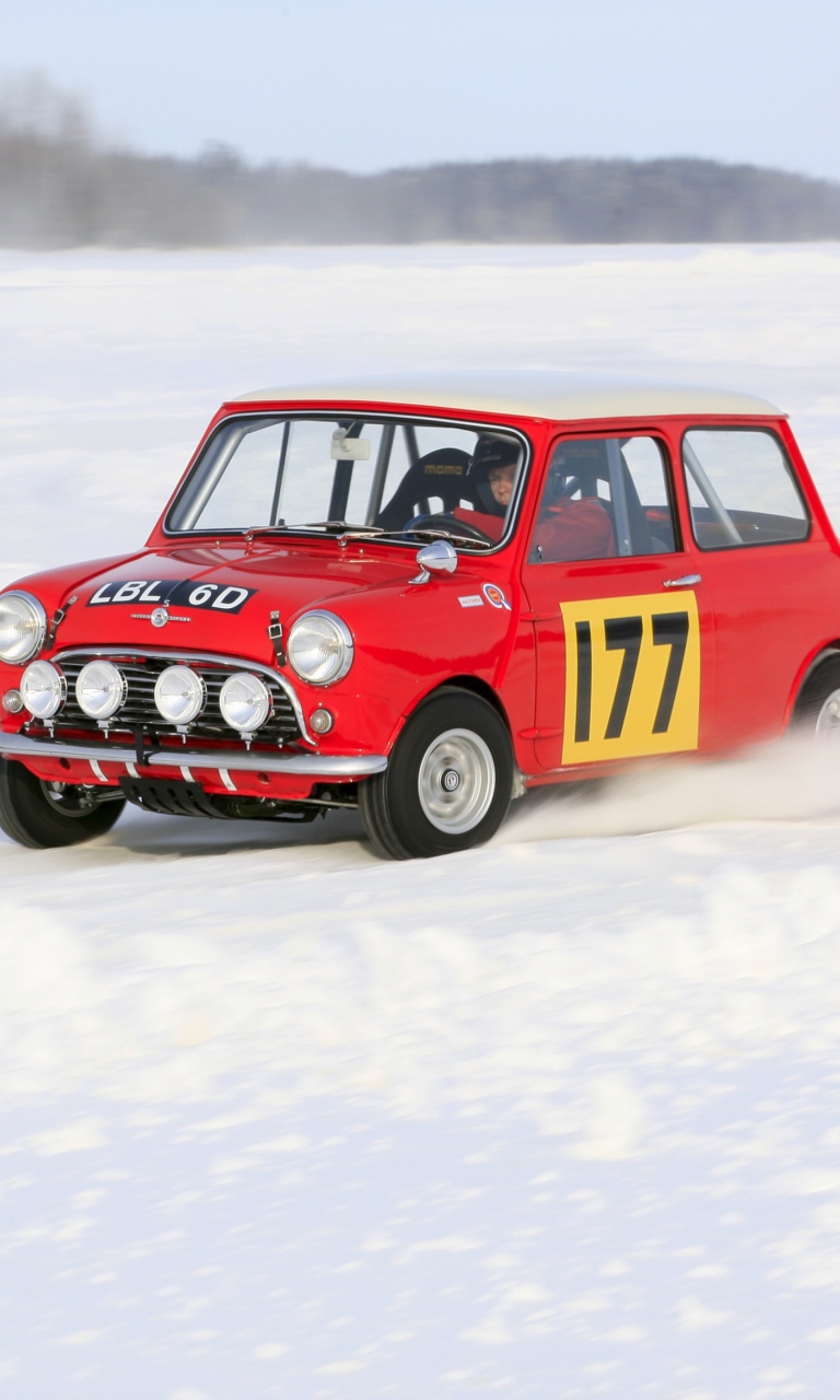 Обои Red Mini In Snow 768x1280