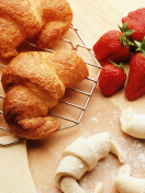 Sfondi Croissants And Strawberries 132x176