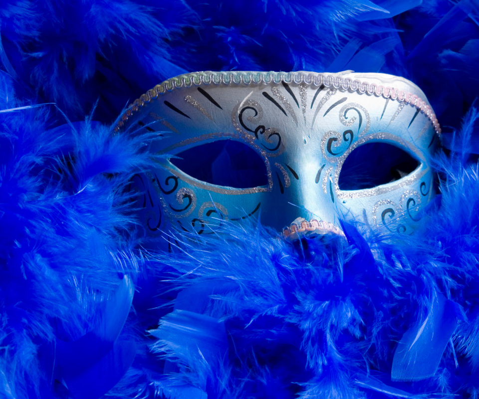 Mask And Feathers wallpaper 960x800