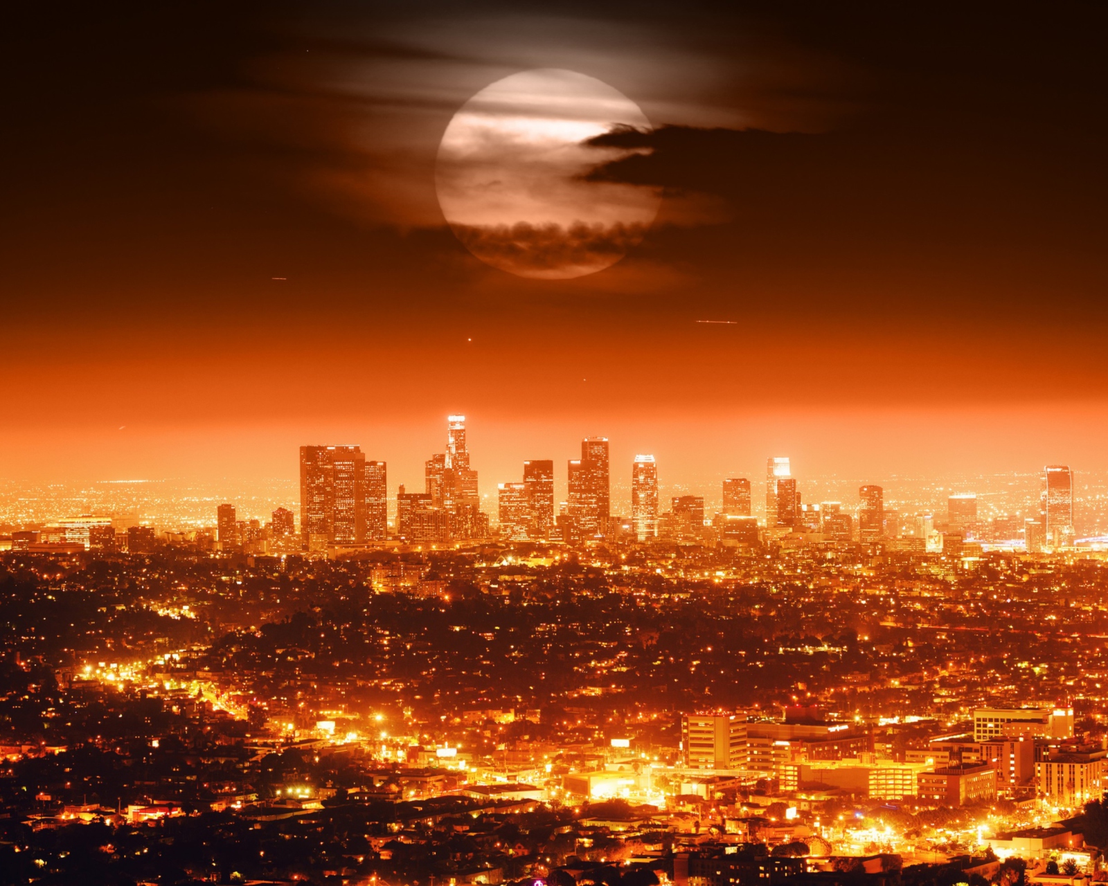 Fondo de pantalla Full Moon Above Los Angeles 1600x1280