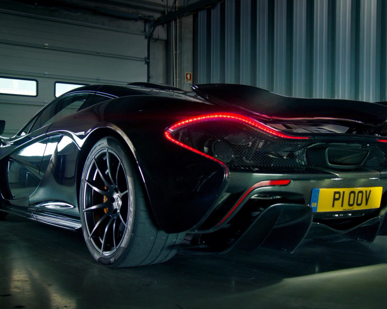 Screenshot №1 pro téma McLaren P1 1280x1024