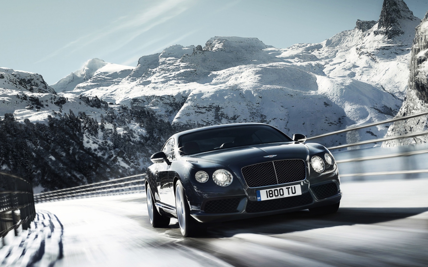 Screenshot №1 pro téma Bentley Continental V8 1440x900