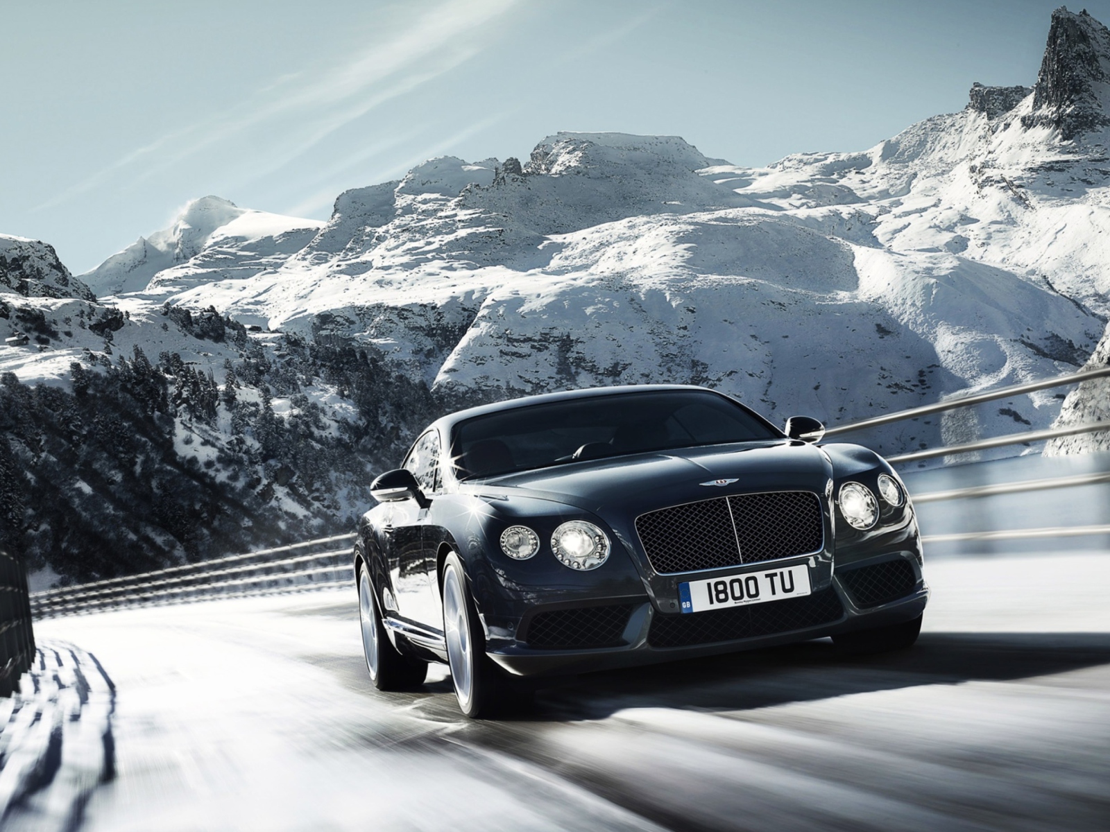 Screenshot №1 pro téma Bentley Continental V8 1600x1200