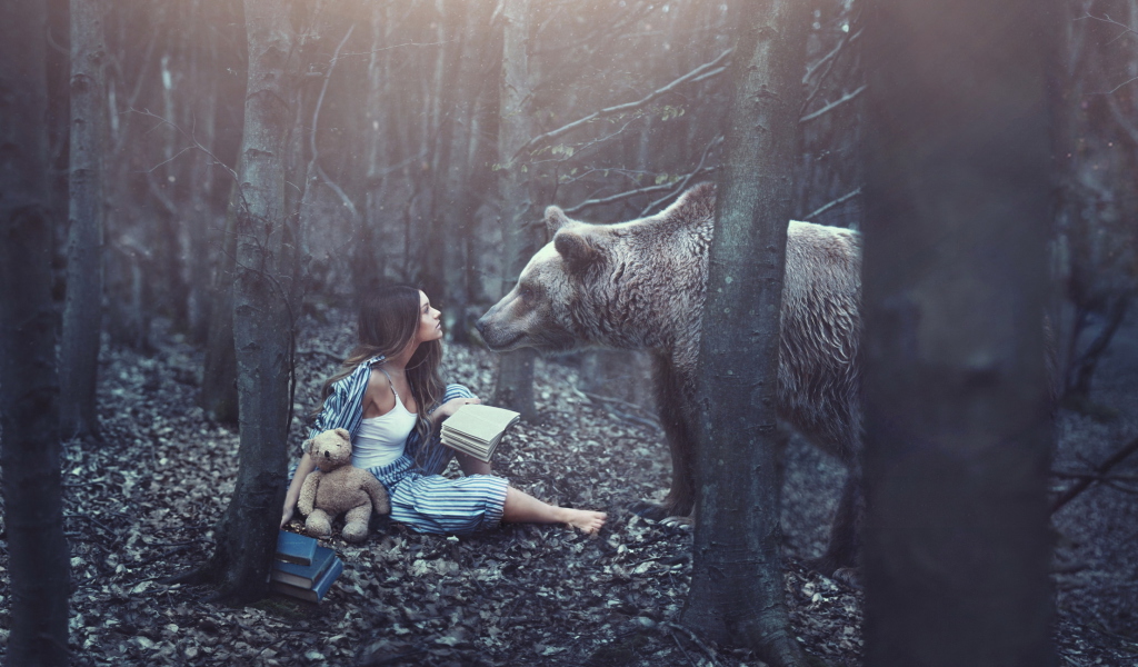 Fondo de pantalla Girl And Two Bears In Forest By Rosie Hardy Photographer 1024x600