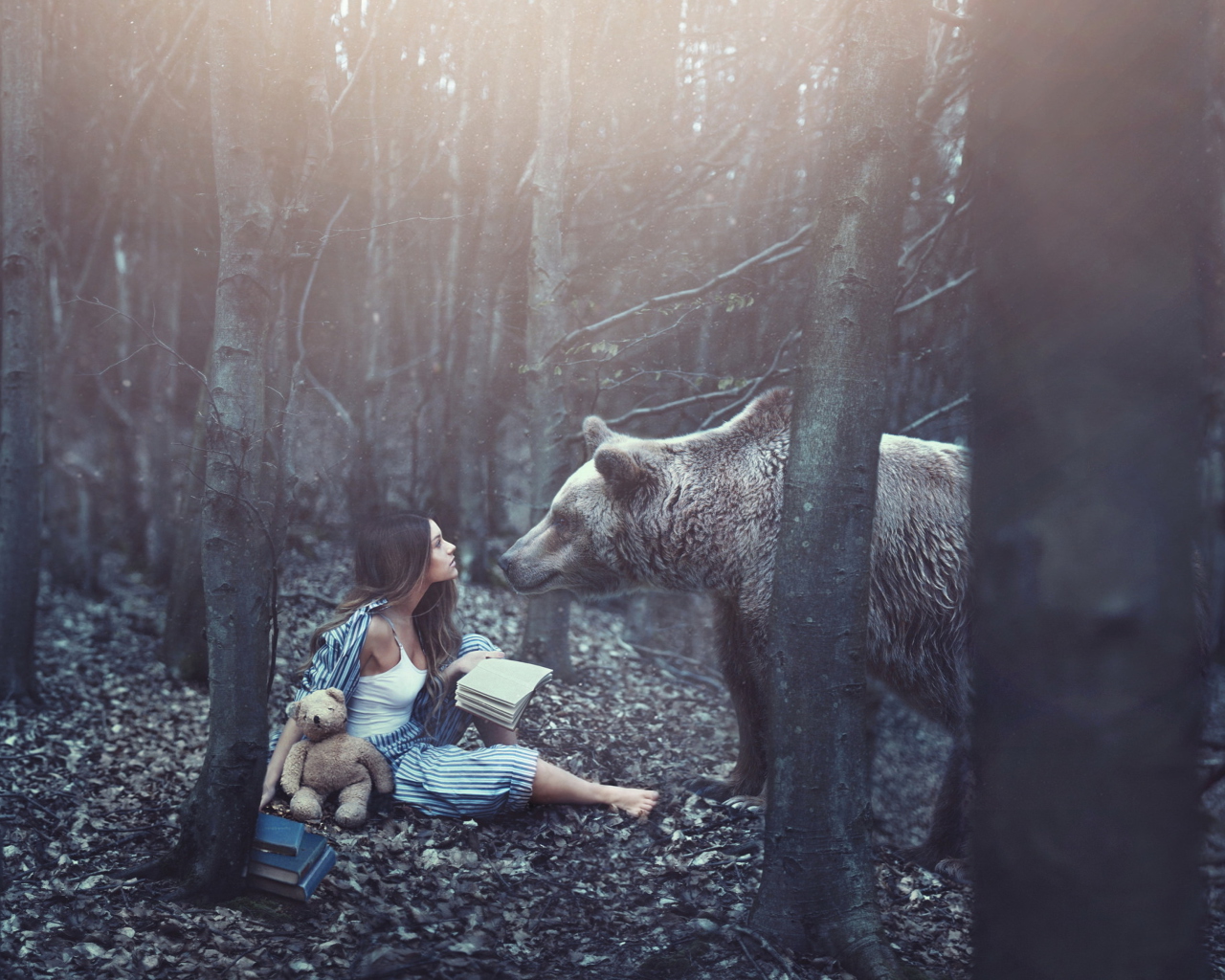 Screenshot №1 pro téma Girl And Two Bears In Forest By Rosie Hardy Photographer 1280x1024