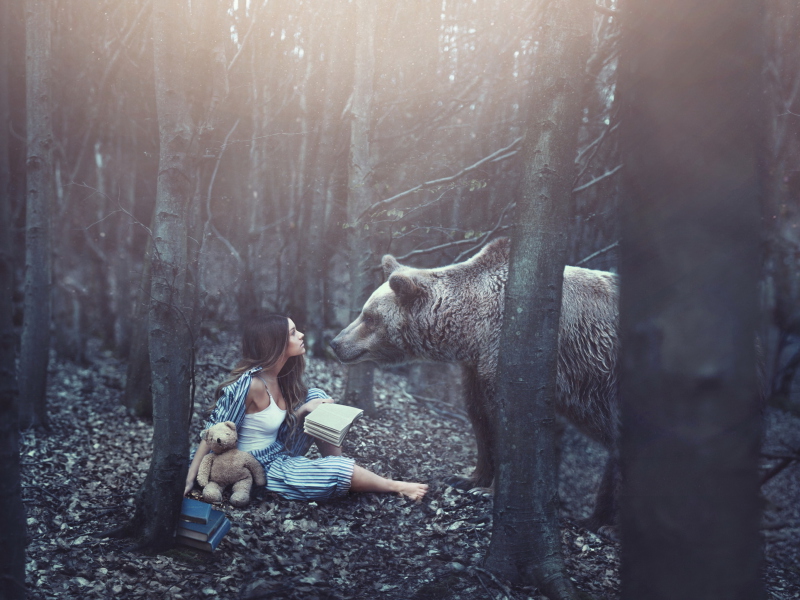 Screenshot №1 pro téma Girl And Two Bears In Forest By Rosie Hardy Photographer 800x600