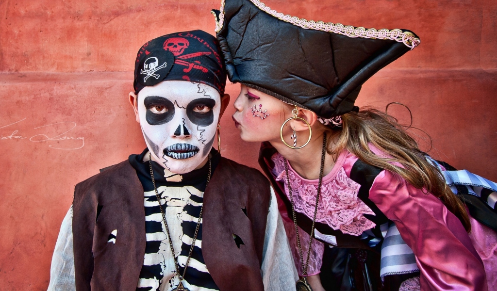 Sfondi Kids In Carnival Costumes 1024x600