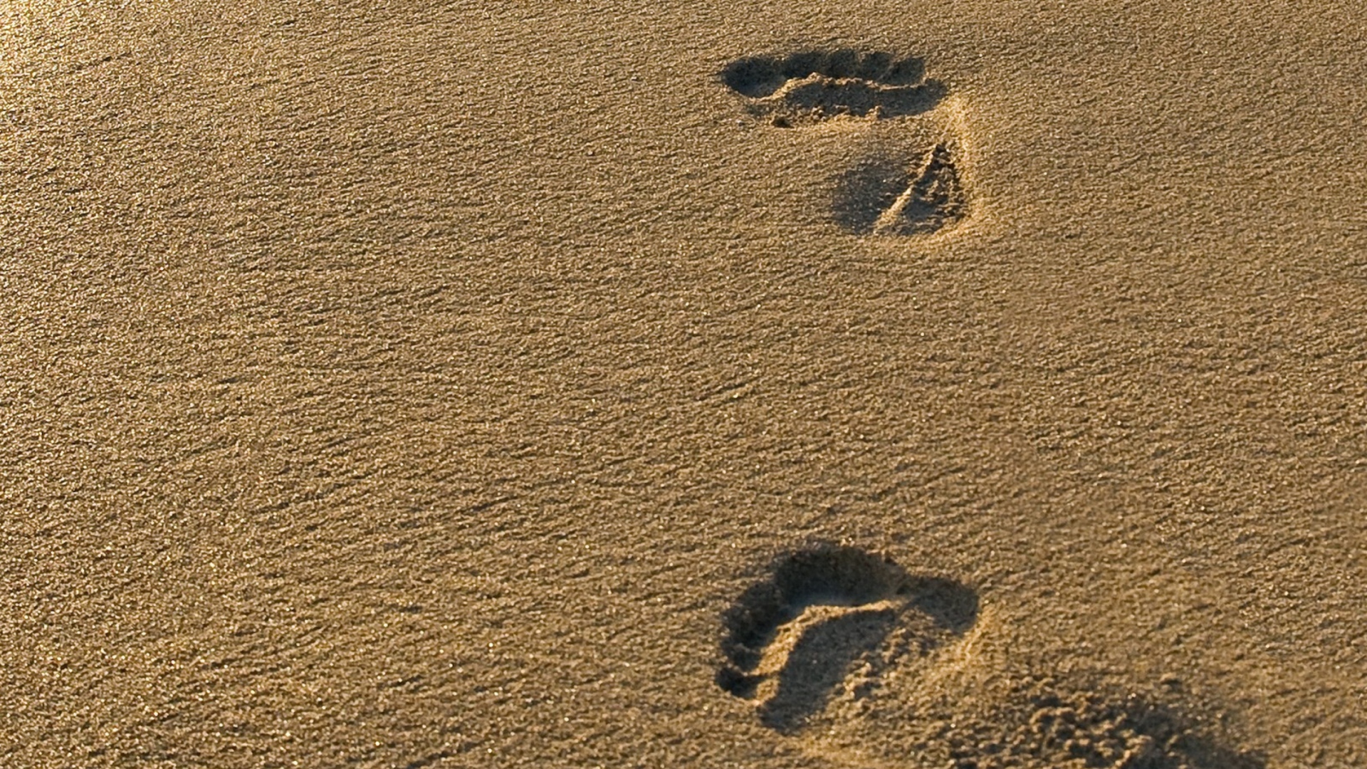 Footprints On Sand wallpaper 1920x1080