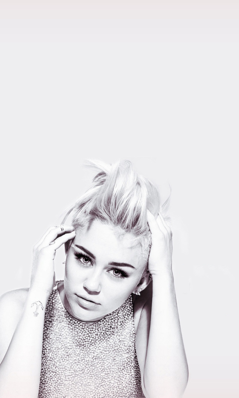 Sfondi Miley Cyrus 768x1280