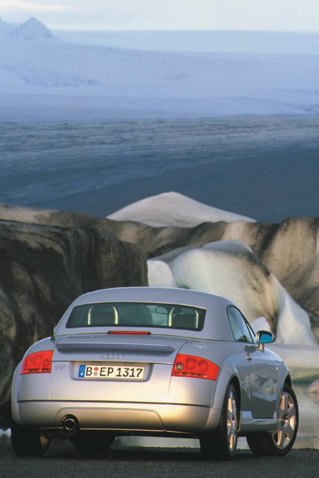 Screenshot №1 pro téma Audi TT Hardtop 640x960