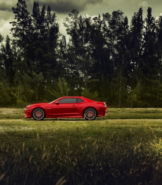 Red Chevrolet Camaro sfondi gratuiti per iPhone 6 Plus