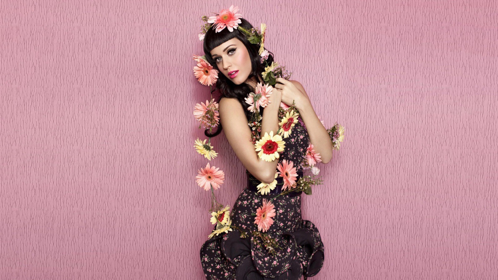 Katy Perry Wearing Flowered Dress wallpaper 1600x900