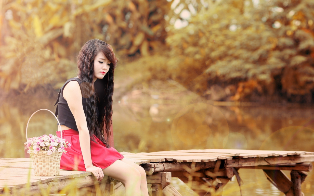 Screenshot №1 pro téma Sad Asian Girl With Flower Basket 1280x800