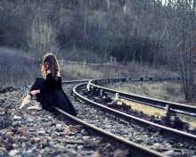 Fondo de pantalla Girl In Black Dress Sitting On Railways 220x176