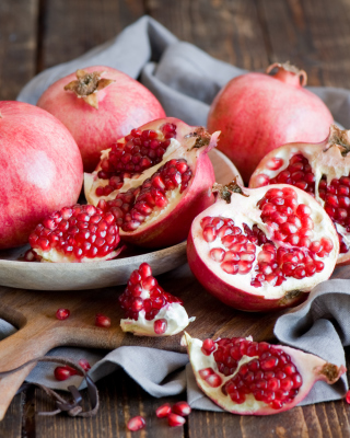 Fresh Pomegranates - Obrázkek zdarma pro iPhone 5C