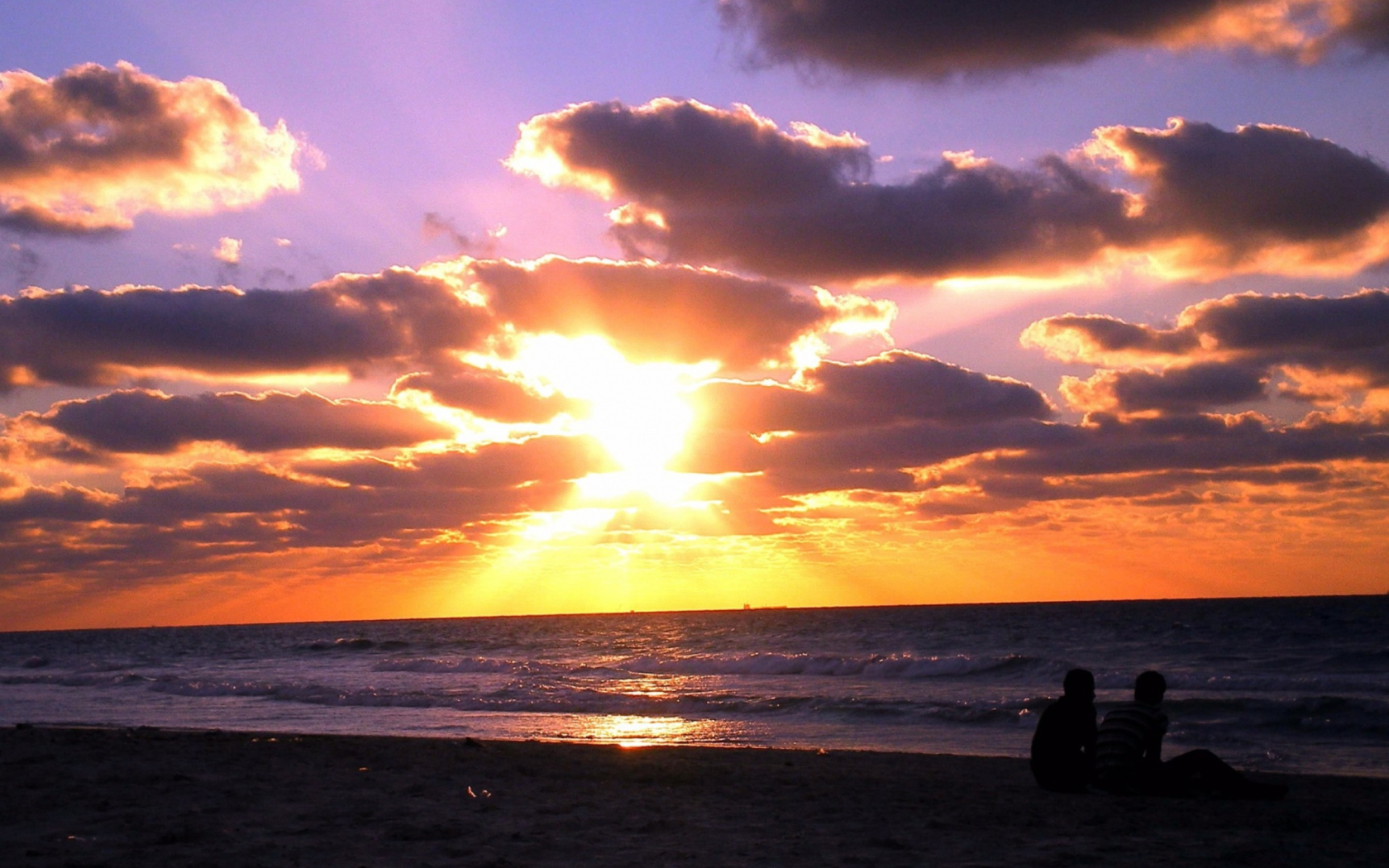 Screenshot №1 pro téma Sunset On The Beach 1680x1050