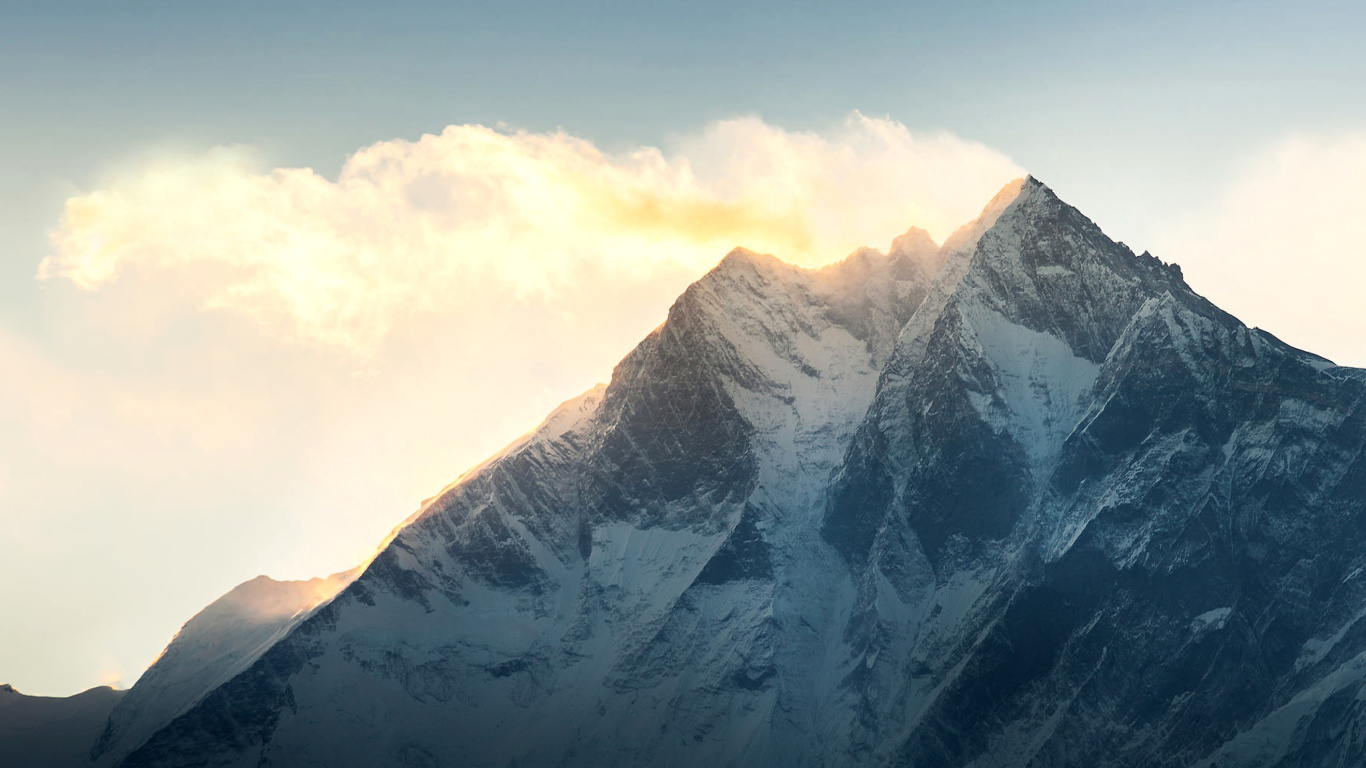 Das Everest in Nepal Wallpaper 1366x768